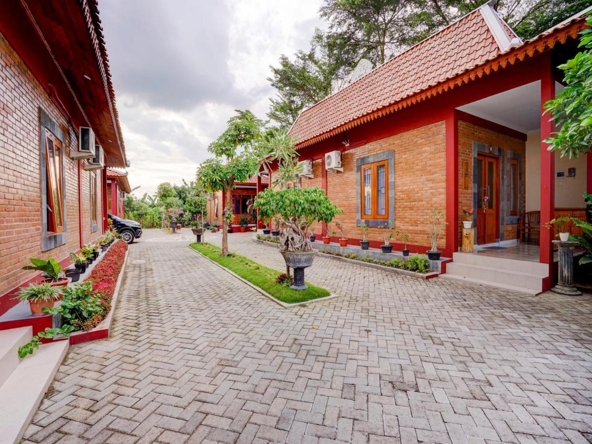 Super Oyo Collection O 90265 Cempoko Mulyo Homestay Syariah Tugu Exterior foto